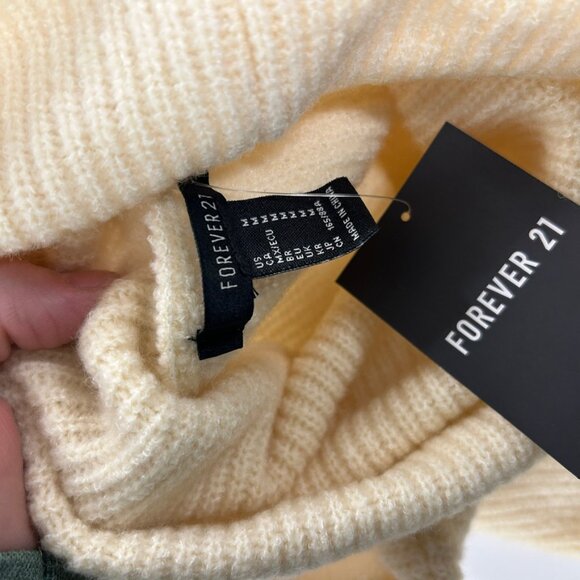 0390Forever 21 Cream Turtleneck Sweater | Cozy Knit Pullover | Women’s Medium - Picture 7 of 8
